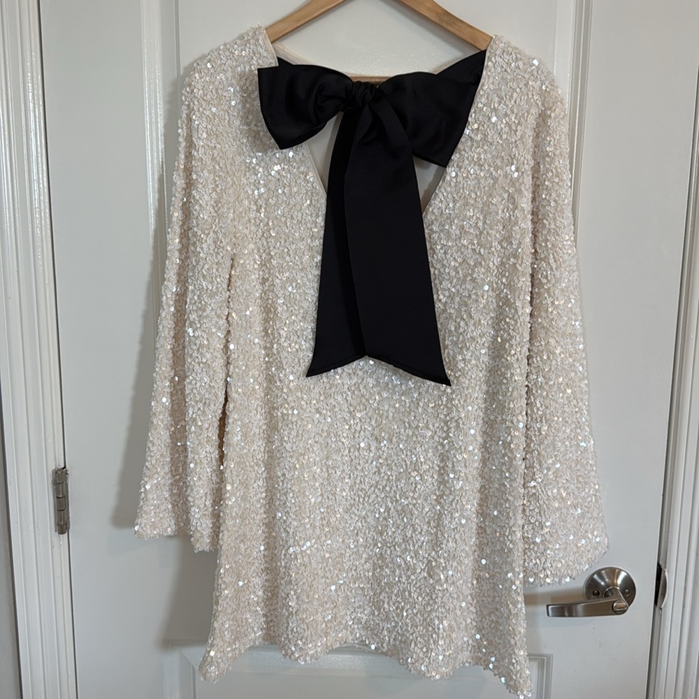 H&M  WHITE SEQUIN DRESS WITH BOW